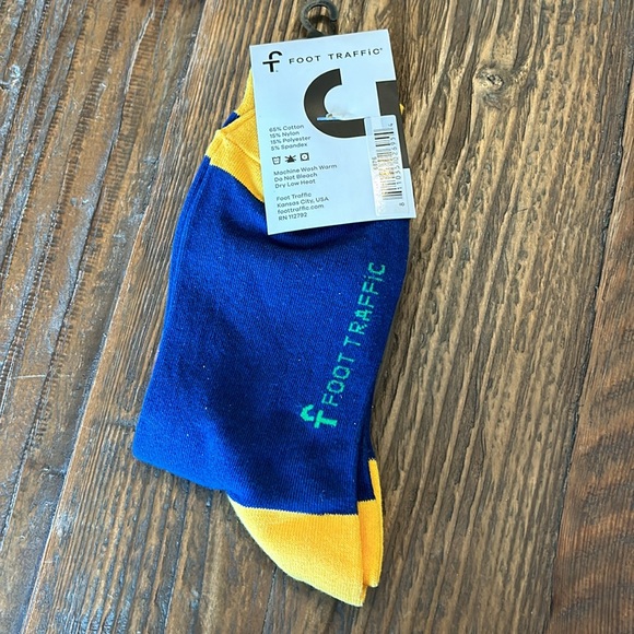 Teacher Gifts! Clipboard / Notepad Set & Socks NWT - Picture 8 of 8